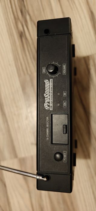 Безжични микрофони и станции