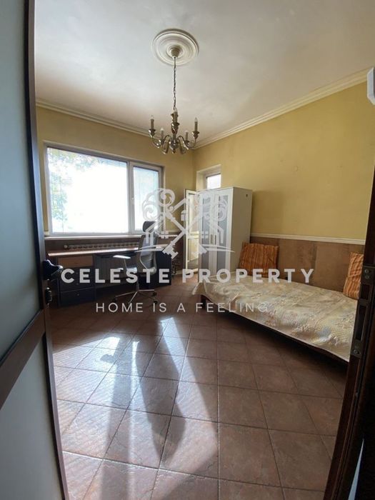 Дава се под наем Тристаен апартамент в София, Център - 134 кв.м за 837.42 € - Снимка #8