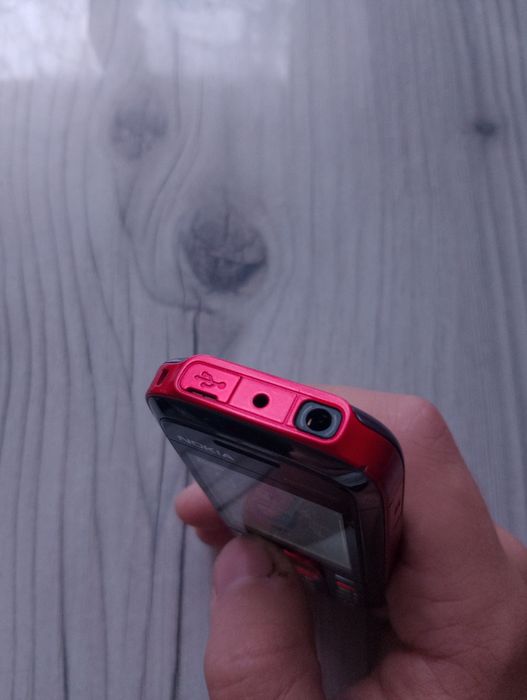 Продам Nokia 5130