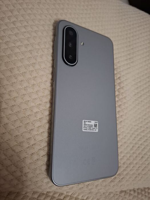 Промоция до 31.12.25.Продавам нов Samsung A17.