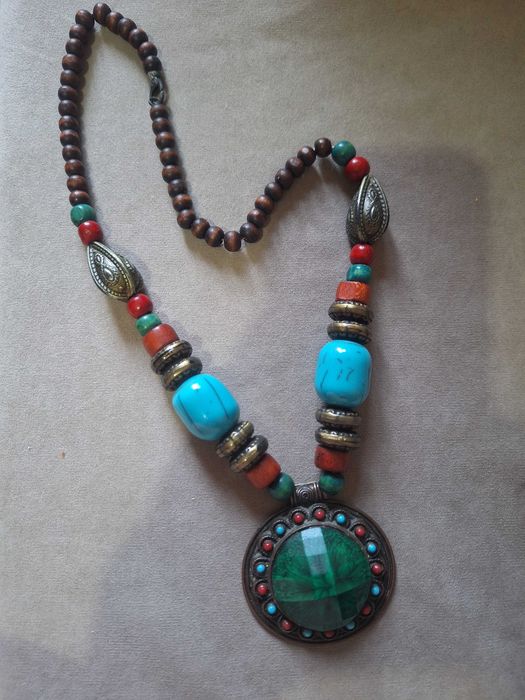 Бусы бижутерия Индия и Вьетнам