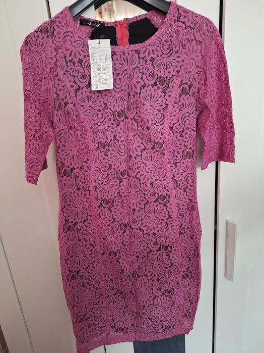 Нова дантелена розова рокля