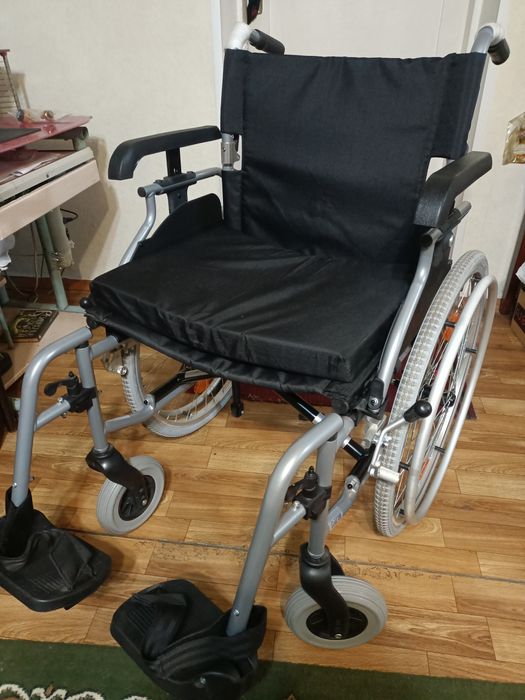 Инвалидное прогулочное кресло