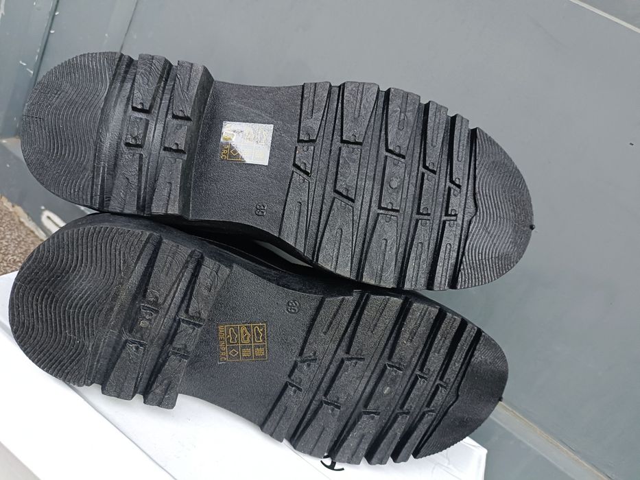 Ghete elastice mărimea 39-40, noi