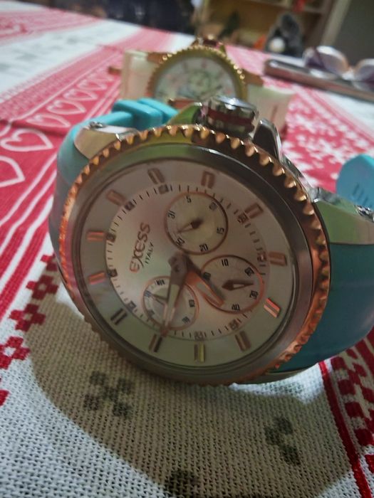 Продавам 2 броя EXESS