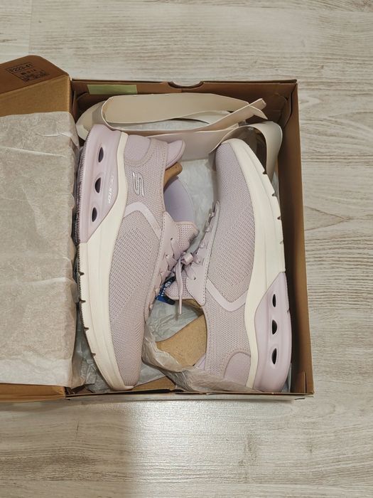 Adidasi Skechers noi, cu eticheta - 39