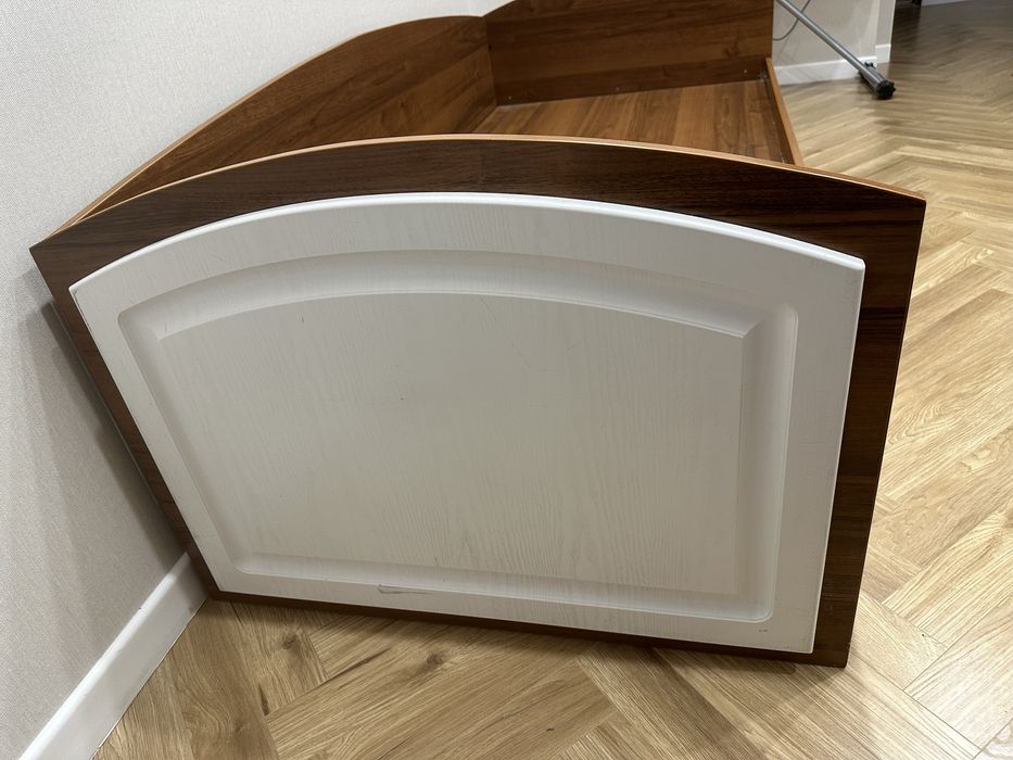 Кровать подростковая