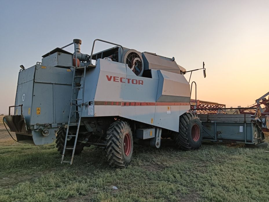 Комбайн вектор 410