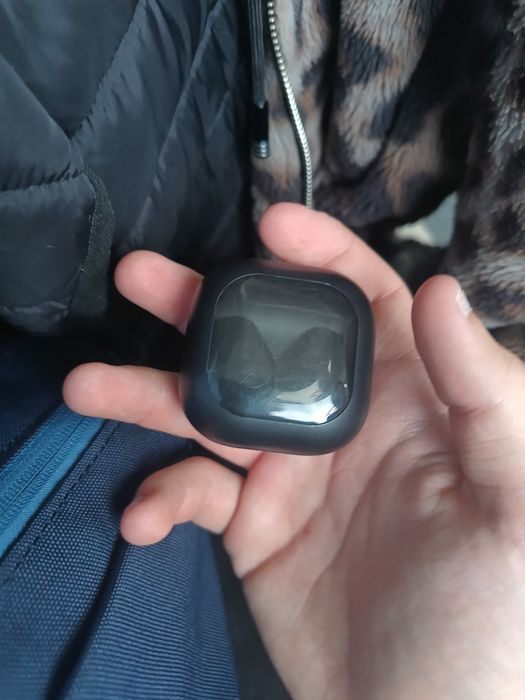 Căști wireless folosite o singură dată