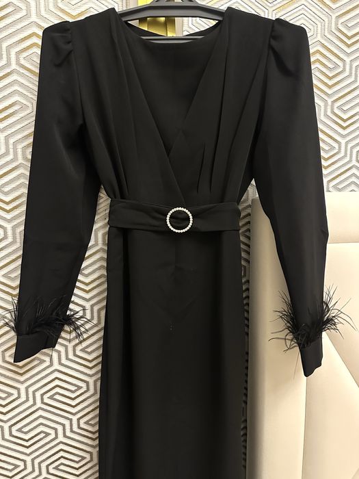 Продам черное элегантное платье!