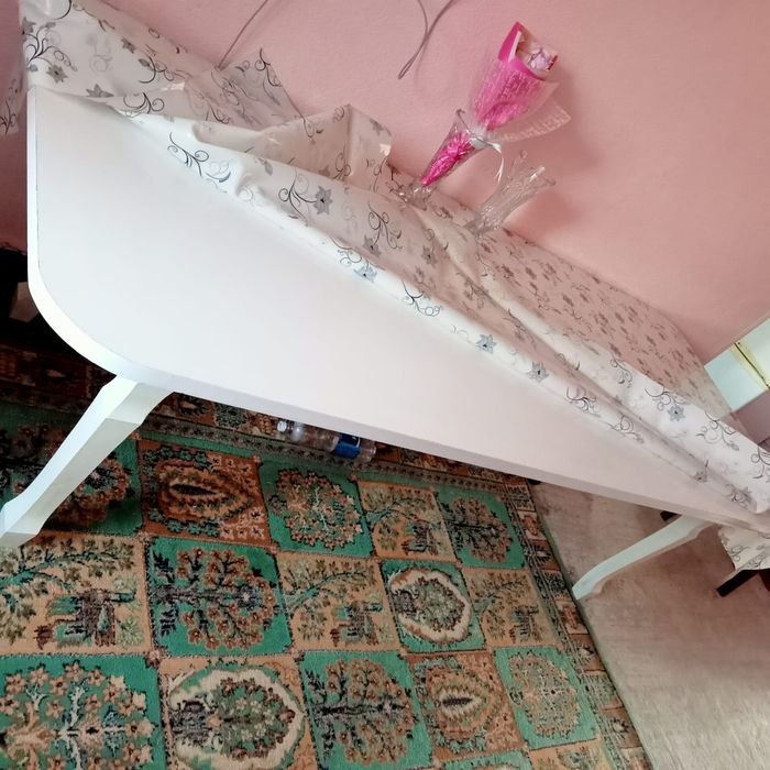 Продаётся   стол