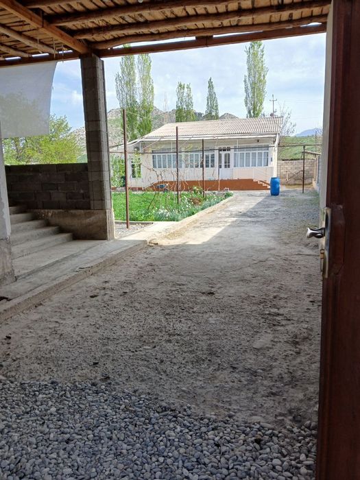 Уй сотилади, ховли сотилади