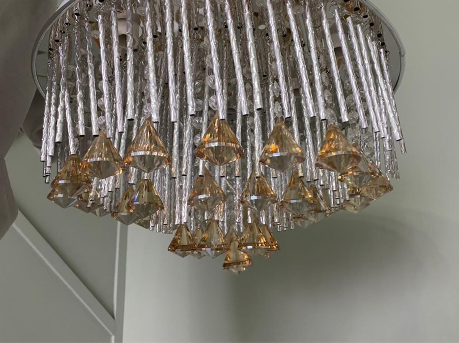 Продам люстру состояние отличное