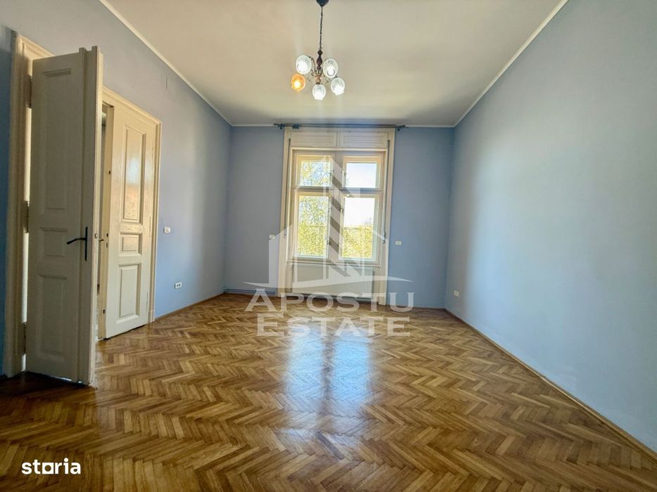 Apartament 5 camere de vanzare, renovat, zona Sinaia Timisoara