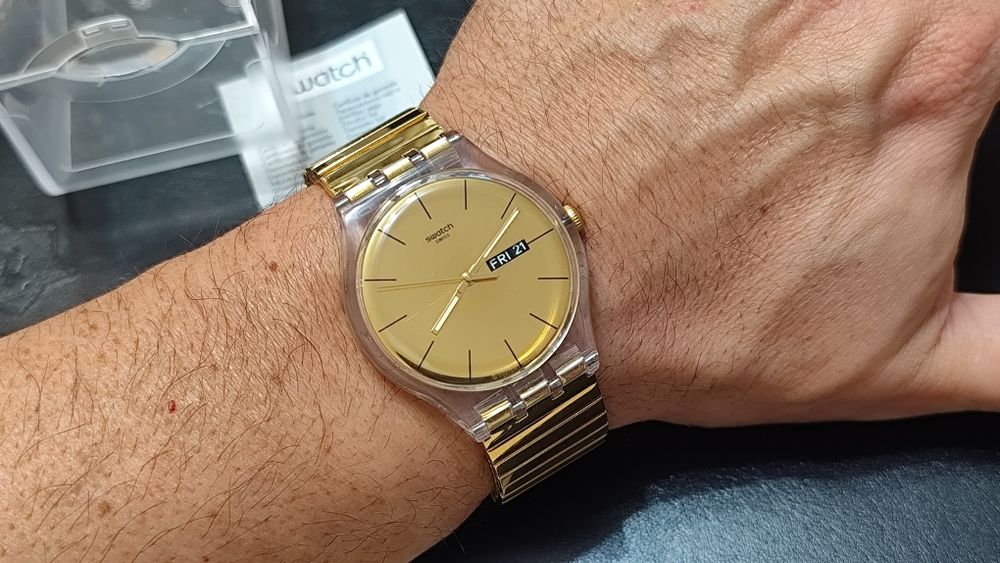 Swatch Golden Rebel / Ретро Часовник / Swiss Made