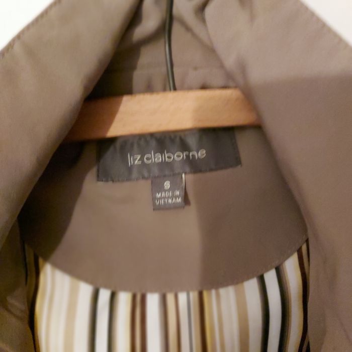 Vind geaca pentru femei , marimea S