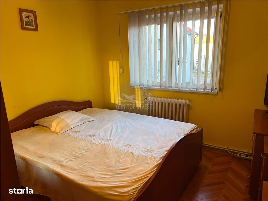 Apartament decomandat 3 camere etaj intermediar Vasile Aaron
