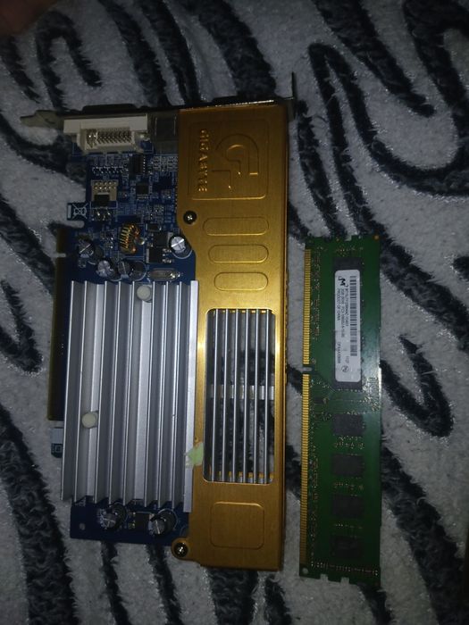 Каждая по 3 000 тг