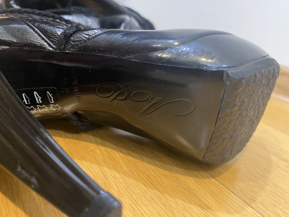 Продаю сапоги от Prada & Roger Vivier