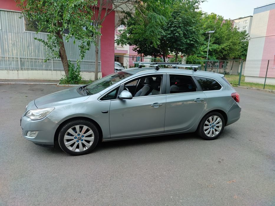 OPEL Astra 2012