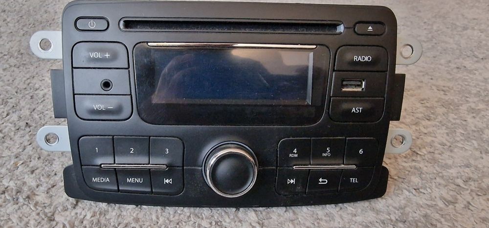 Vând radio cd Dacia