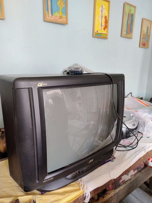 Телевизор   JVC,  30 г.