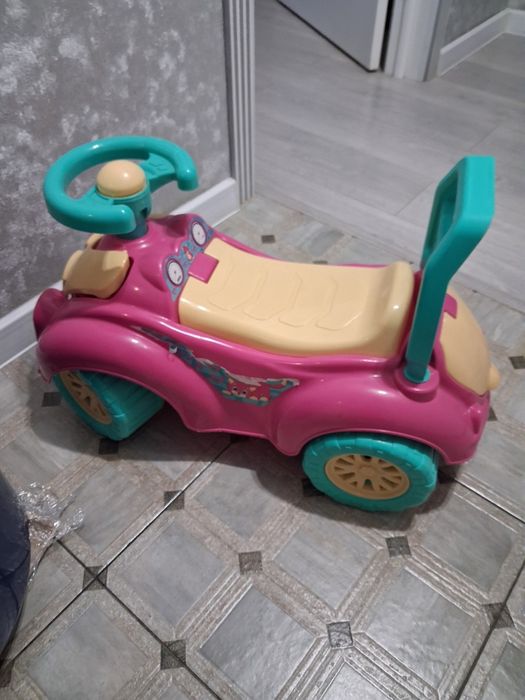 Продам детскую машинку