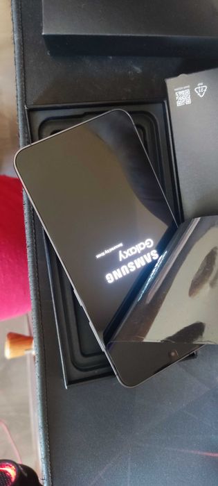 Samsung Galaxy S24 256GB Чисто нов