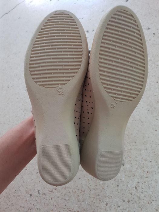Pantofi piele noi