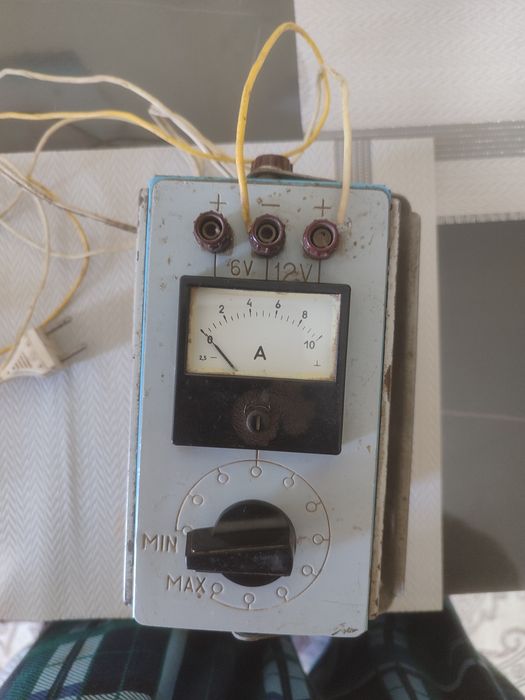 Зарядное устройство аккомуляторов