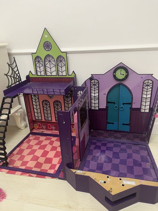 Школа Monster High 2012
