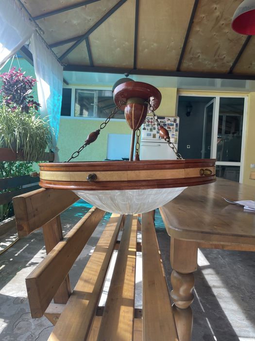 Продам люстру