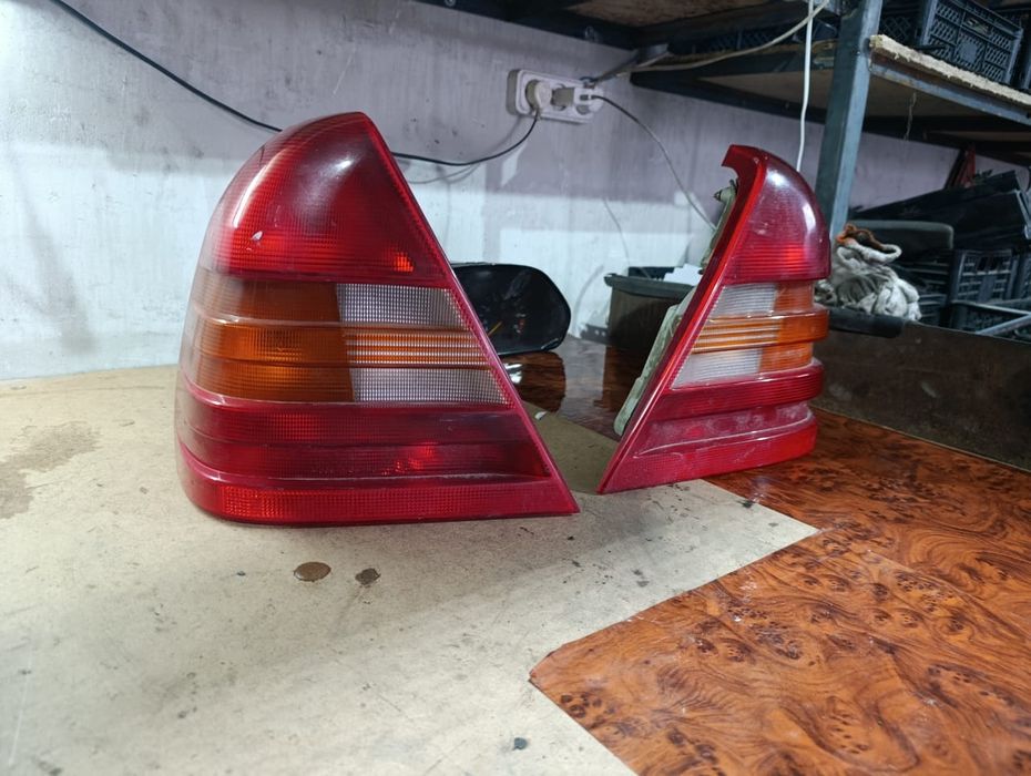 Задний стопы  Мерседес W202 оригинал