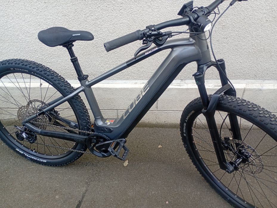 Bicicleta electrica Cube 750