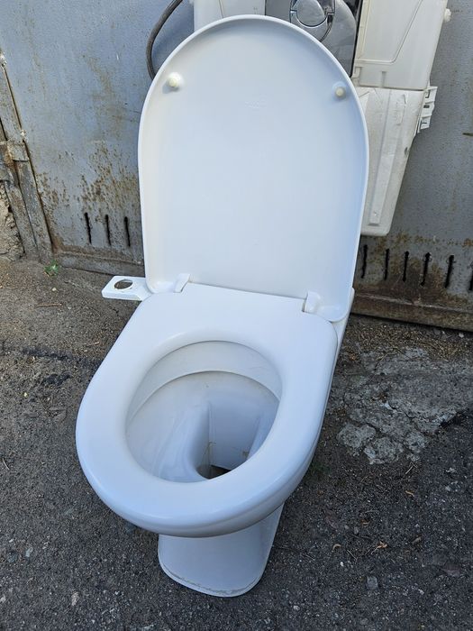 Продам унитаз с инсталляцией