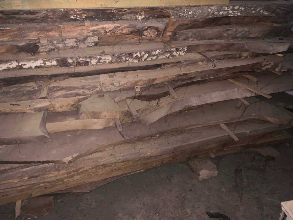 scanduri - cherestea de NUC de calitatea I.