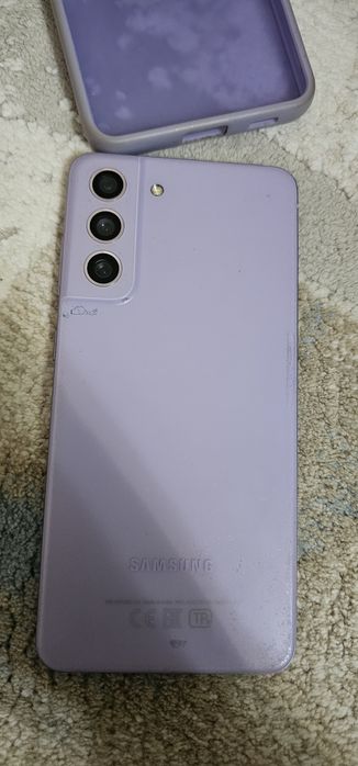 Продам телефон Samsung S21Fe