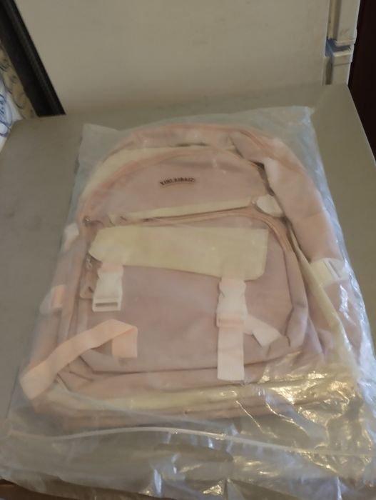 Рюкзак школьный новый  для девочек