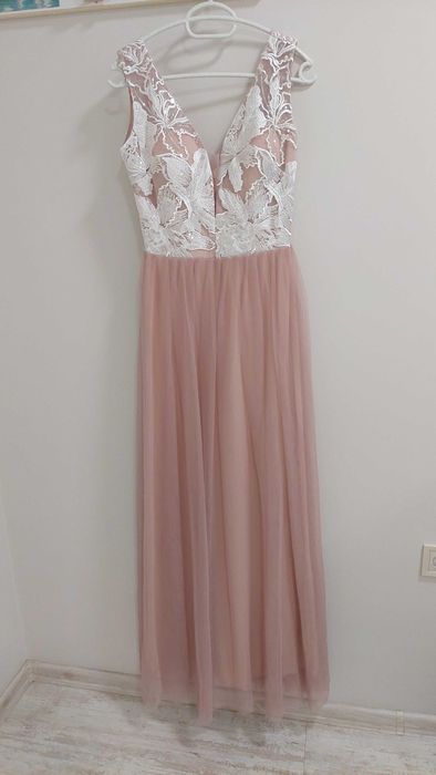 Ефектна официална рокля