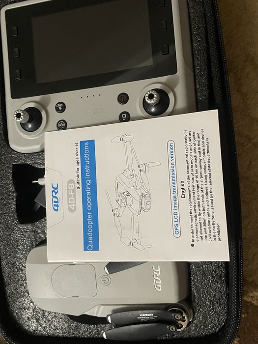 Drona cu cameră 4DRC F8 4K 5G GPS perfectă pentru poze și filmulețe la evenimente