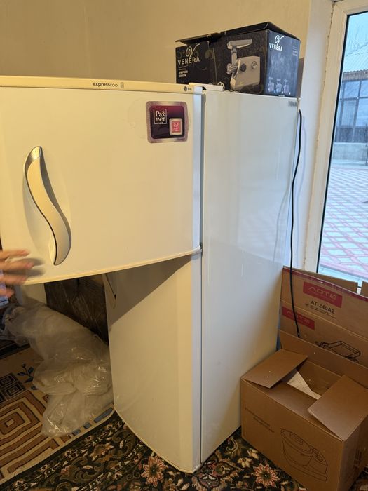 Холодильник сатылады