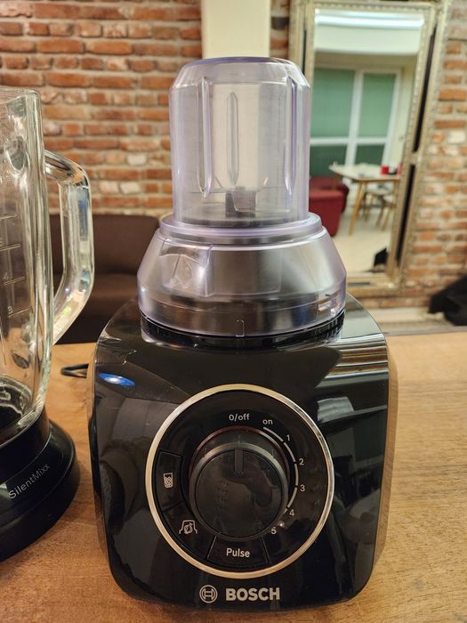 Блендер Bosch Silent Mixx + приставка за ядки и сосове