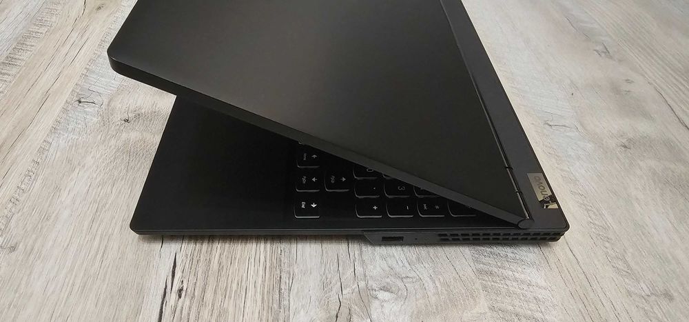 Laptopo Lenovo Legion Y530-15ICH