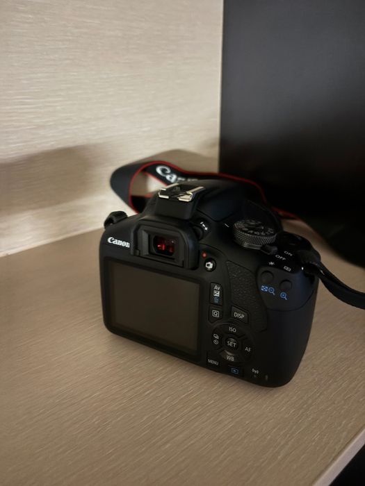 Canon EOS 2000D