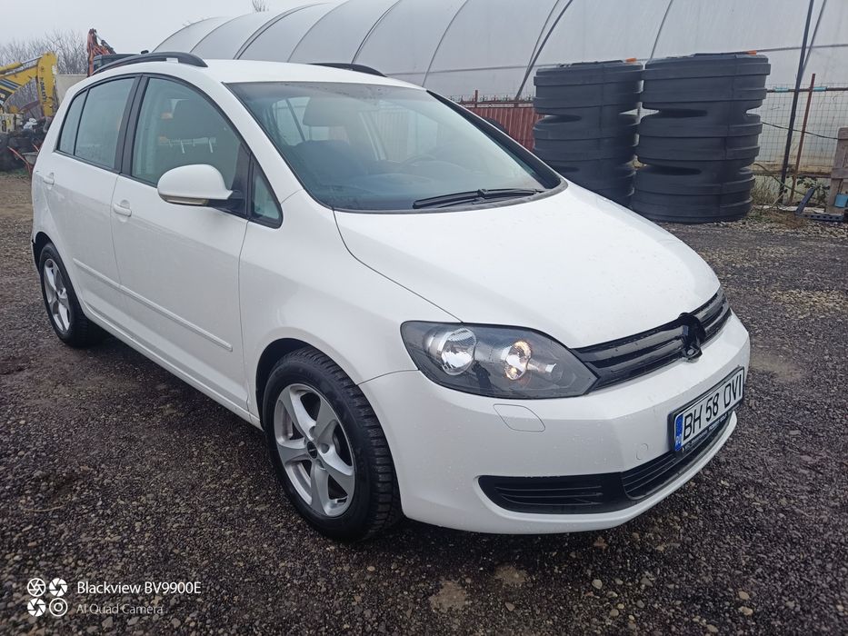 Volkswagen golf 6 plus,72000 km reali ușor avariat