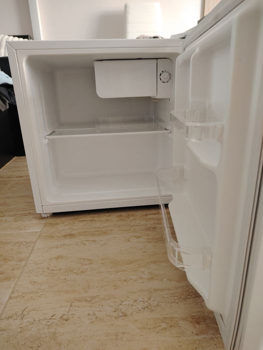 Продавам мини бар Neo