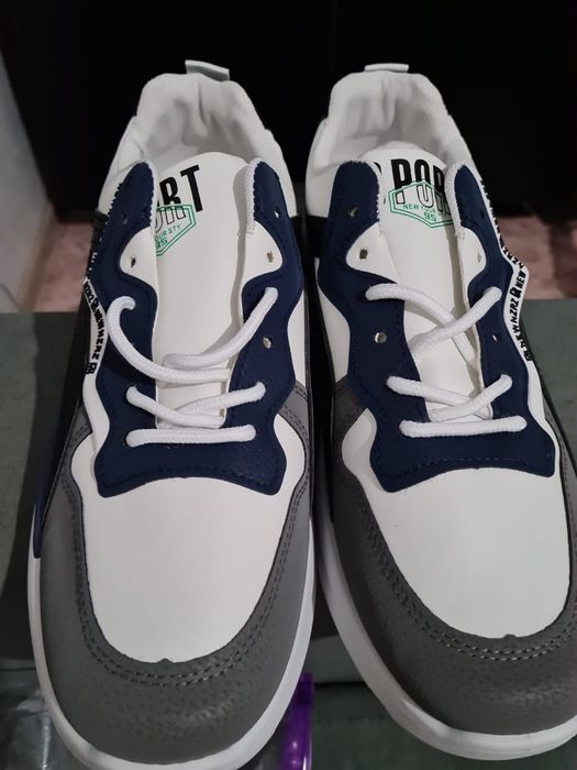 Продам кроссовки