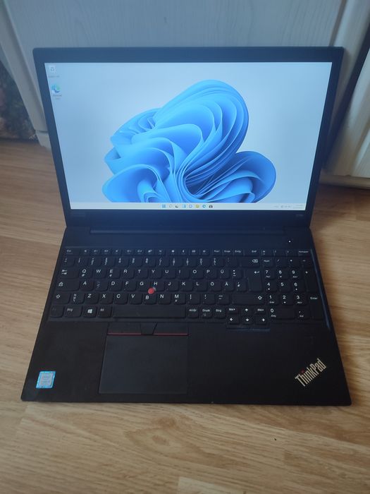 Laptop Lenovo Thinkpad E590 - i5-8265u/ 12gb DDR4/256gb SSD/Baterie OK