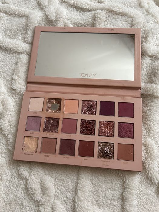 Тени huda beauty