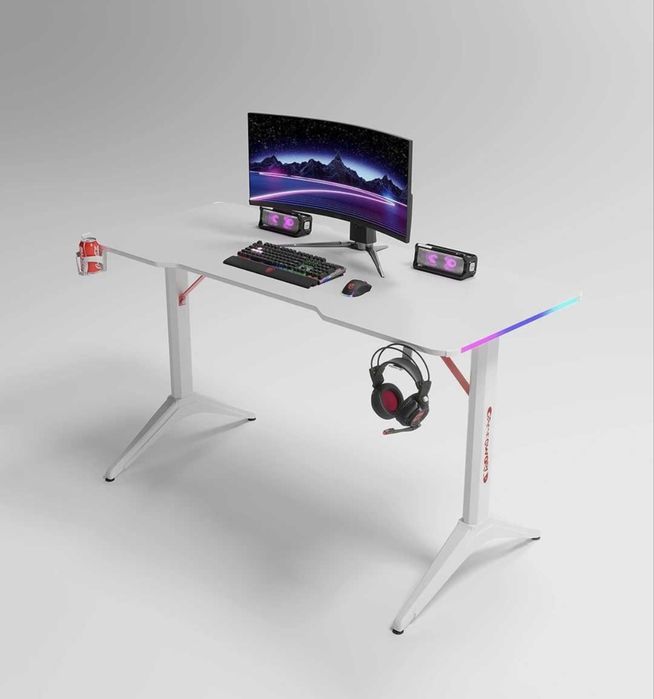 стол компьютерный игровои с RGB подсветкои